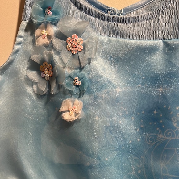 Cinderella dress from Disney store size 5/6 excellent used condition - Picture 6 of 12